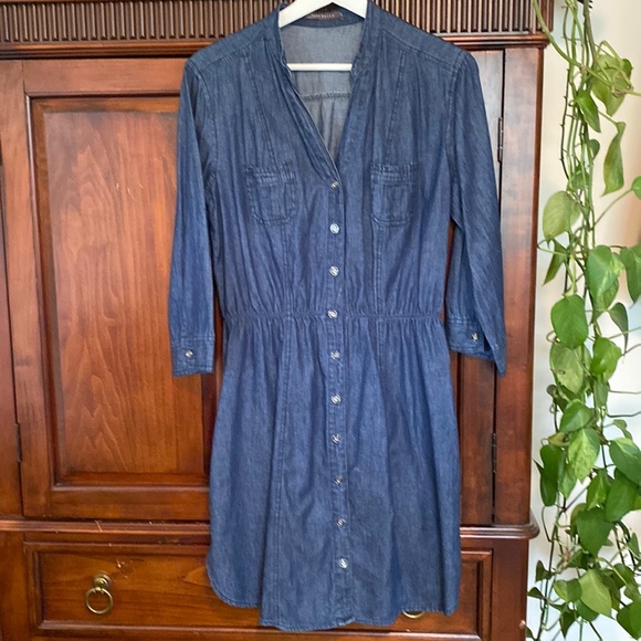 Suzy Shier Dresses & Skirts - Suzy Shier denim shirt dress button front 3/4 sleeves elastic waist